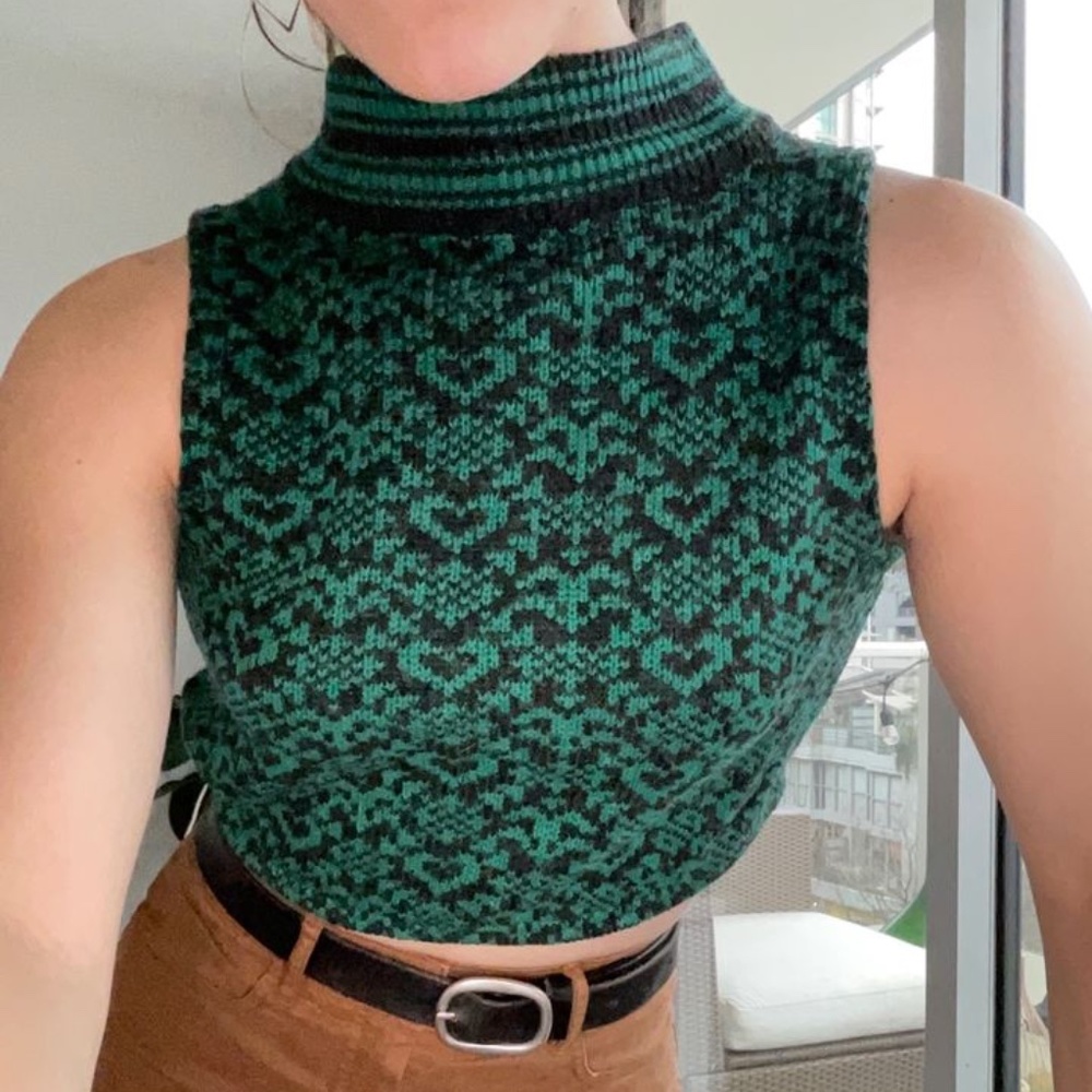 Vintage Crop Turtleneck Sweater Vest